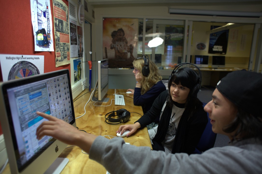 Students working in multimedia lab